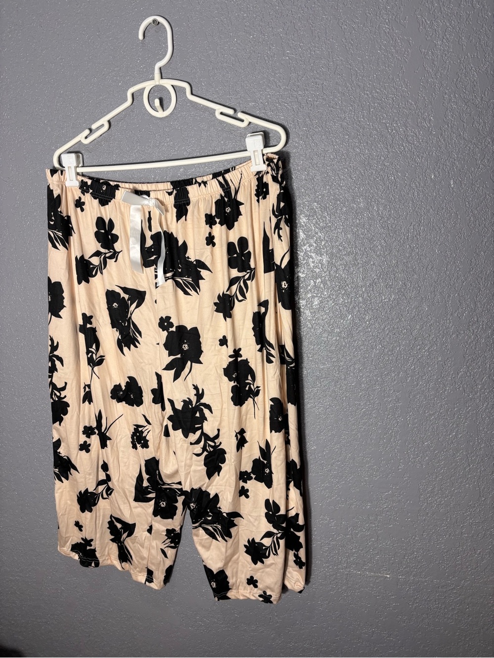 Women's Beige Floral Print Shorts with Drawstring